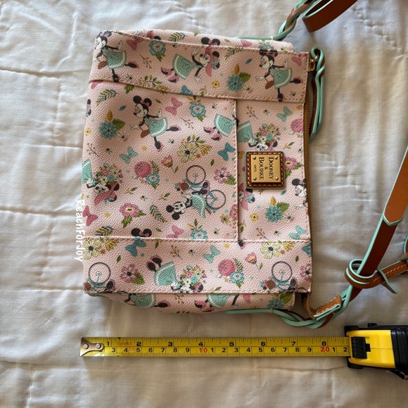 Dooney & Bourke Crossbody Epcot International Flower And Garden Festival 2020 - Picture 8 of 16